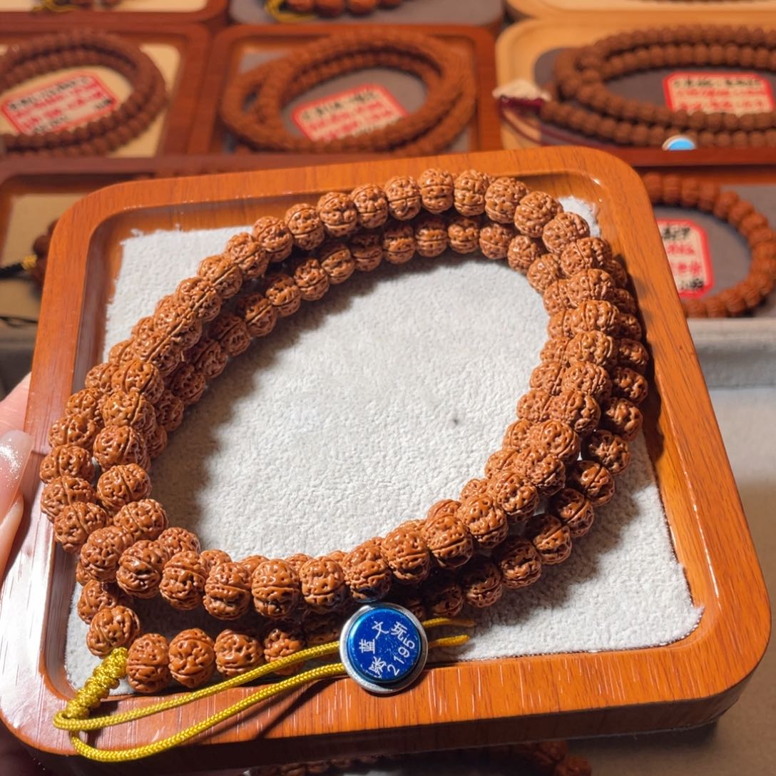 金刚菩提吊坠9****6原装凹底梅花10