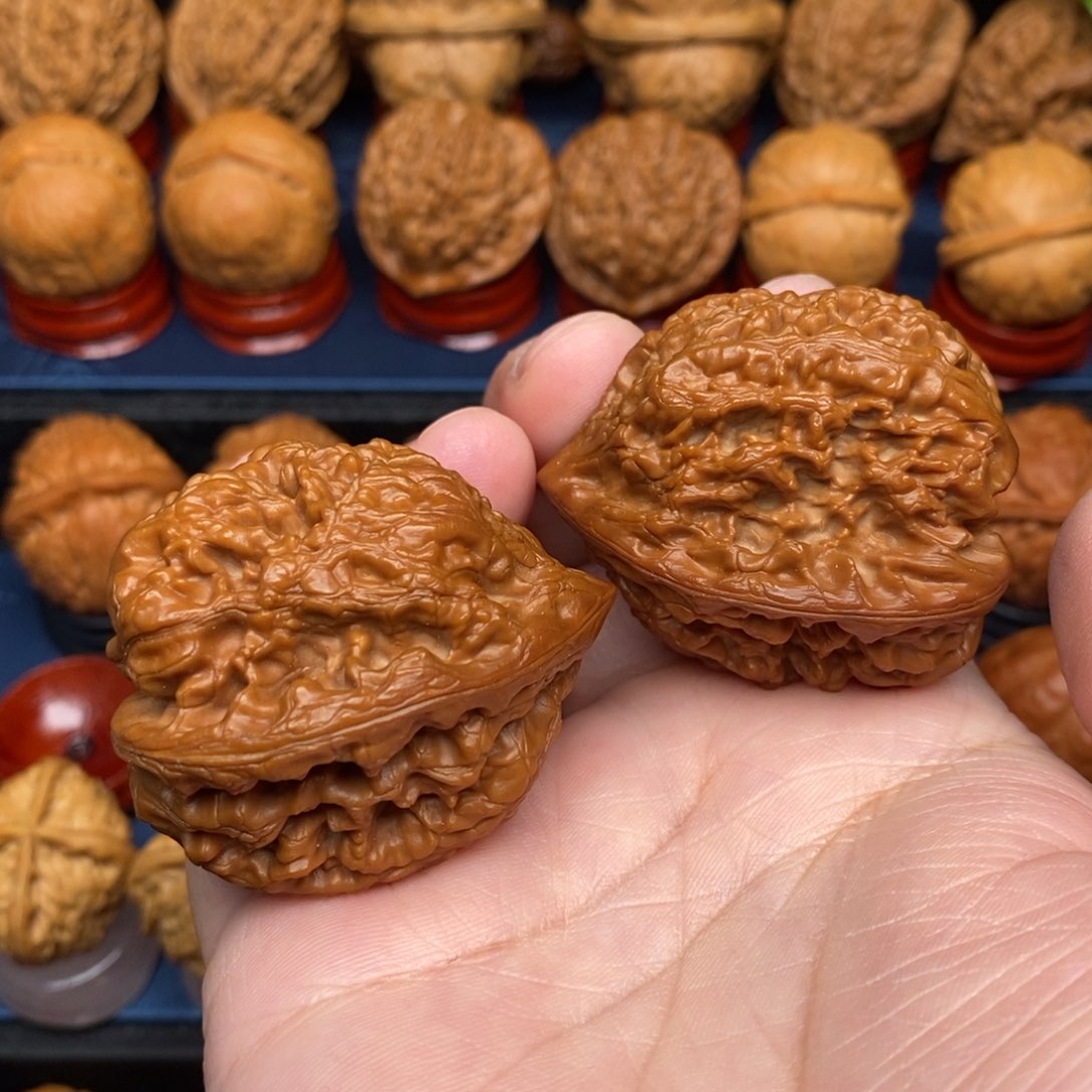 文玩核桃把件手捻壁虎