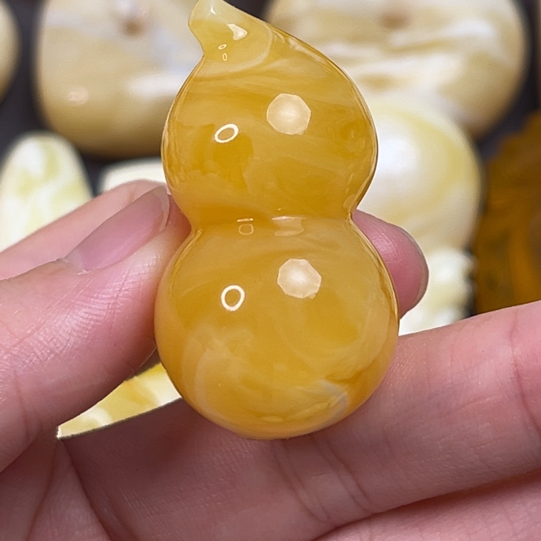 琥珀裸石未镶嵌葫芦