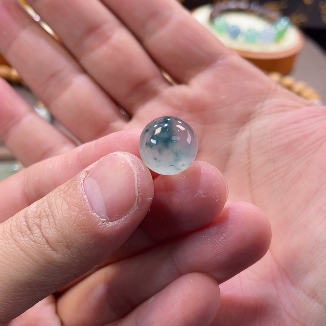 翡翠手链未镶嵌高冰飘蓝