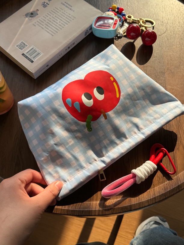 今日心情：苹果流汗印花蓝格子牛津布化妆收纳包