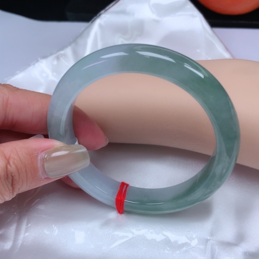 【闪购商品】翡翠手镯未镶嵌，