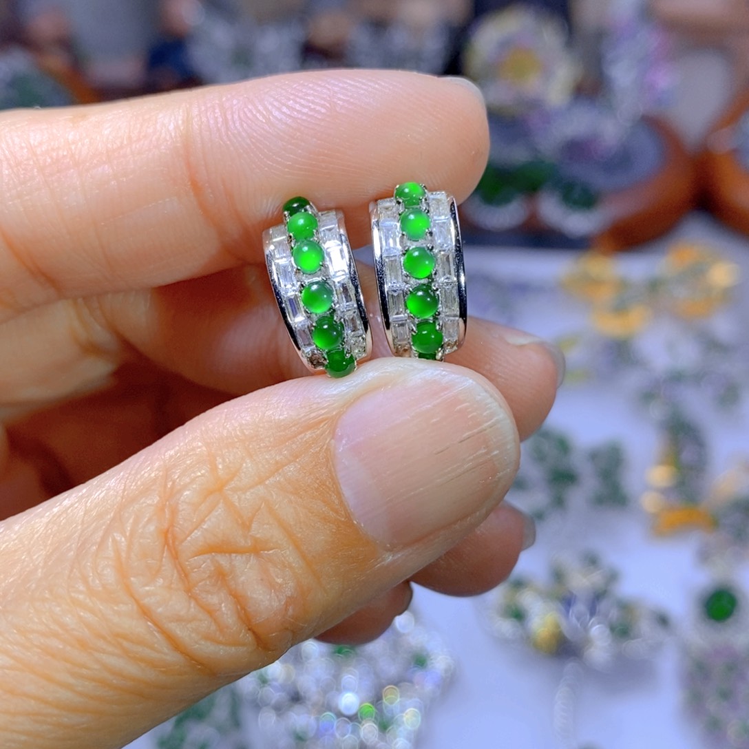 翡翠颈饰银S925镶嵌天然翡翠