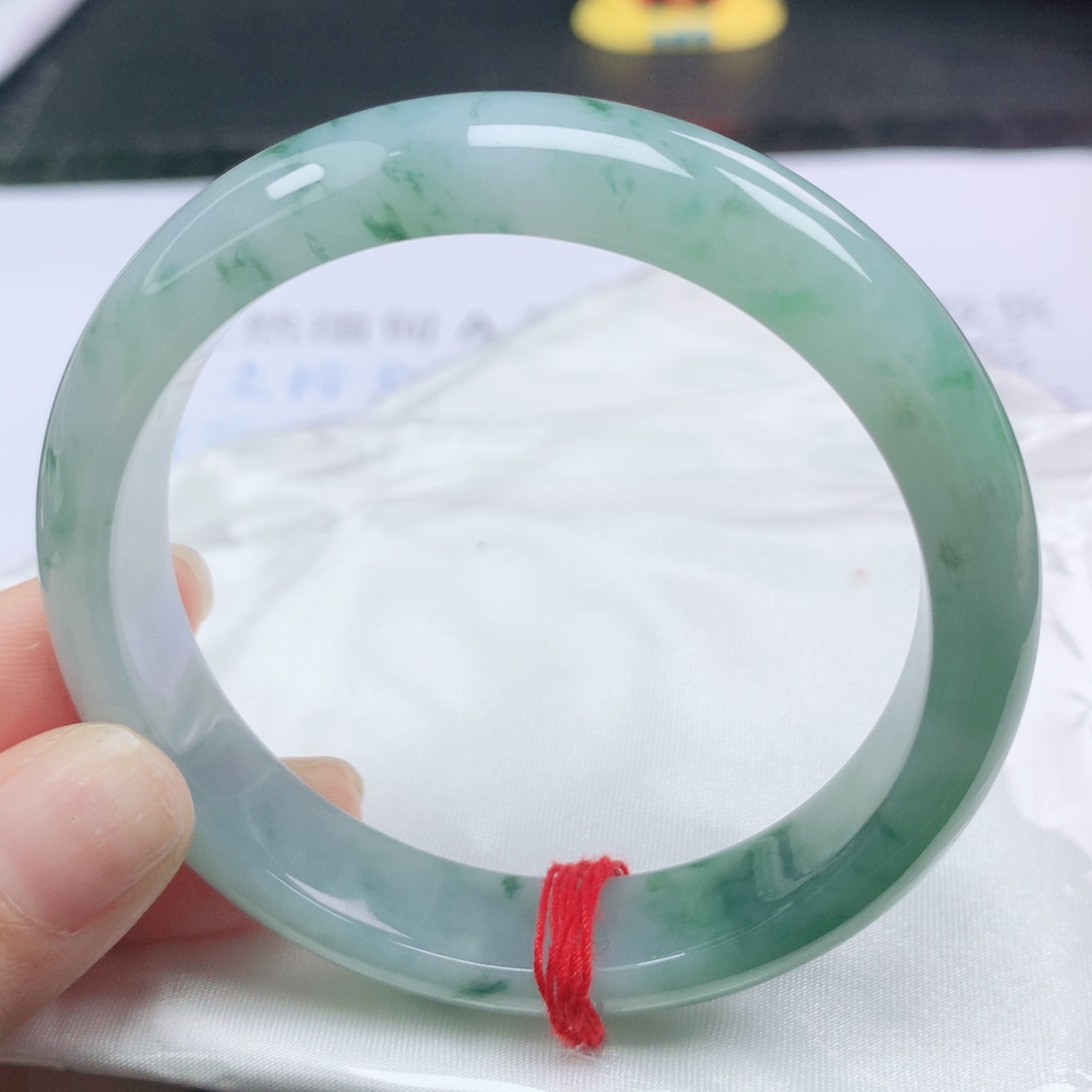 翡翠未镶嵌手镯正