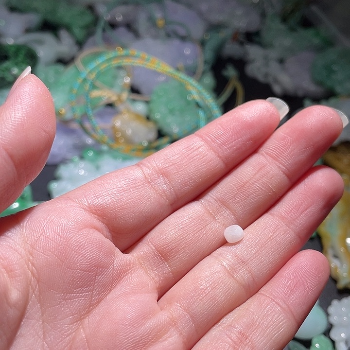 颈饰未镶嵌翡翠紫***?天