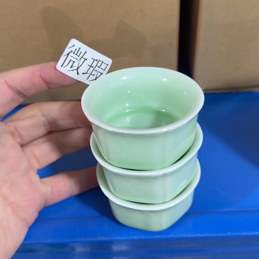 釉下手绘茶具微瑕