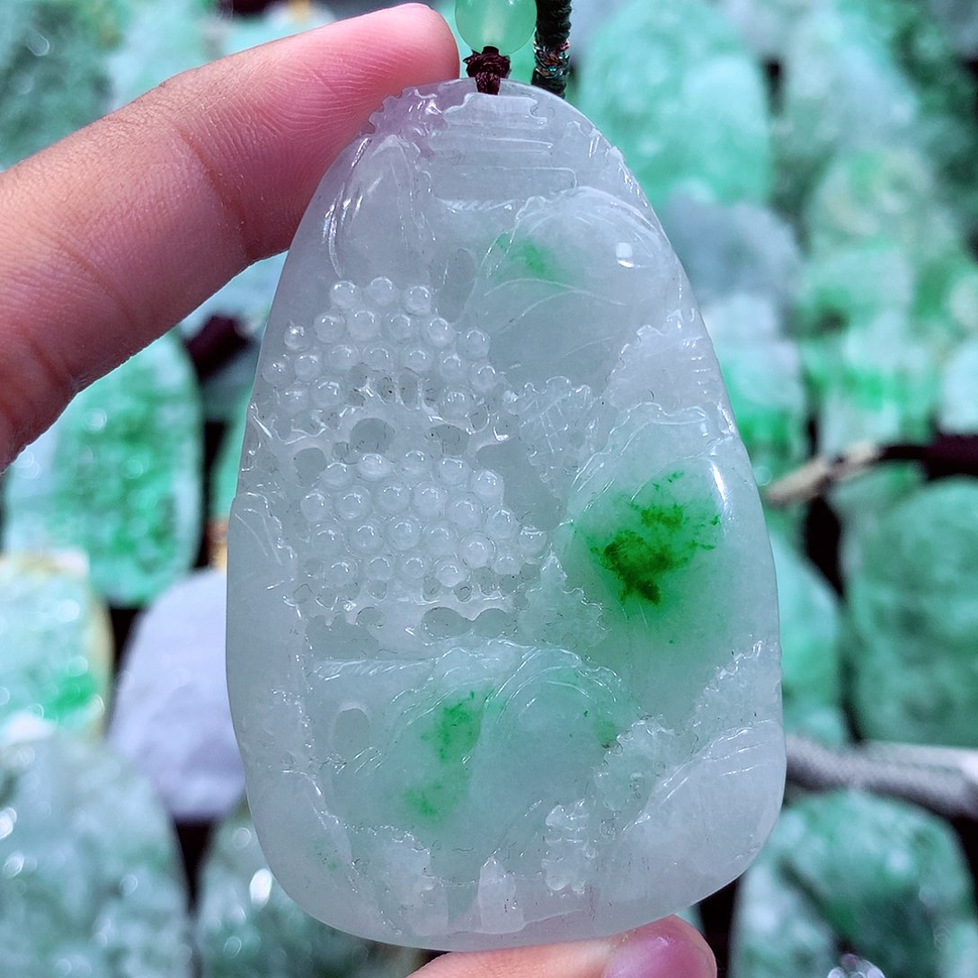 吊坠(不含链)未镶嵌翡翠