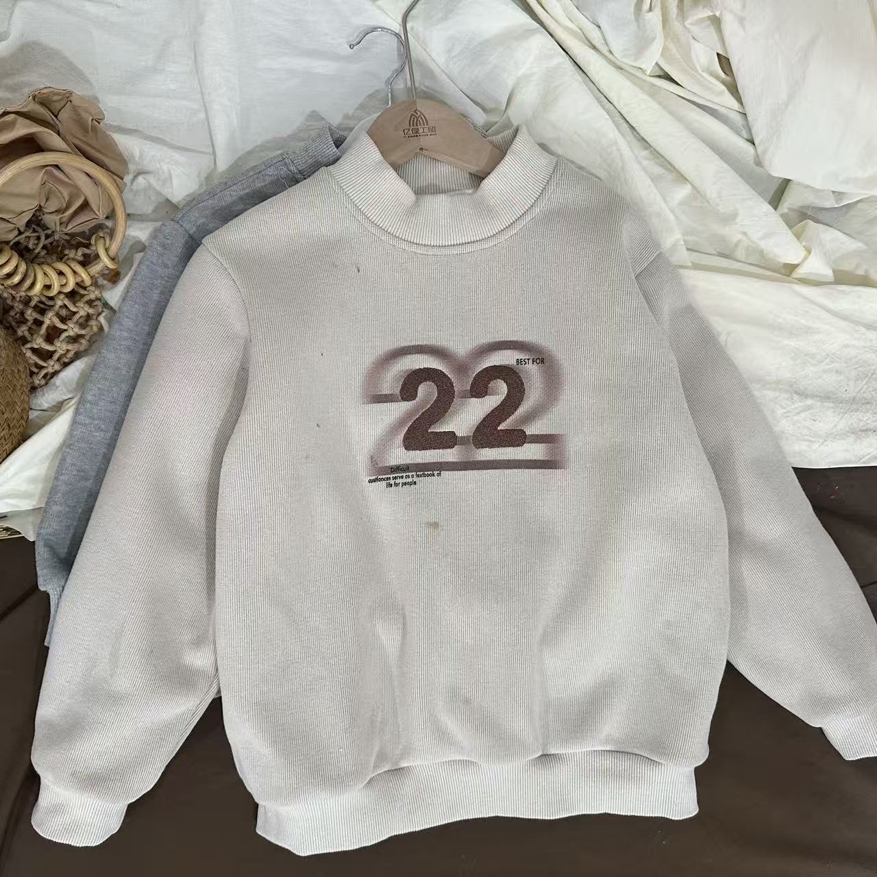 新款女童加绒秋冬厚款数字简约卫衣上衣童装时尚休闲上衣卫衣