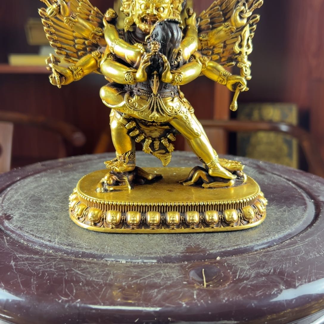 自*哥佛像的造型和造型