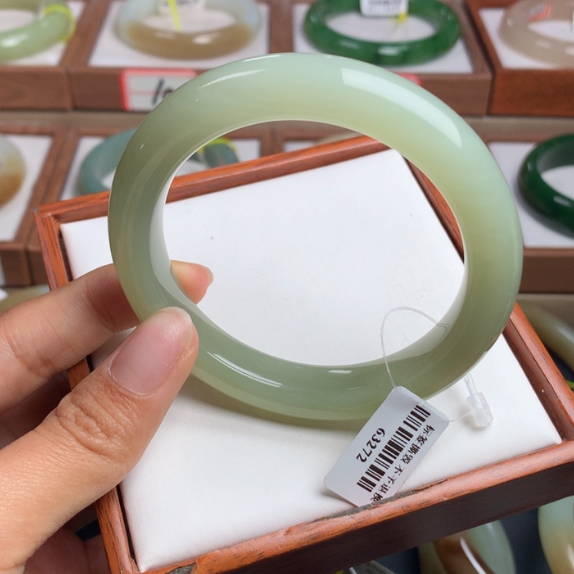 【闪购商品】和田玉手镯未镶嵌57.5