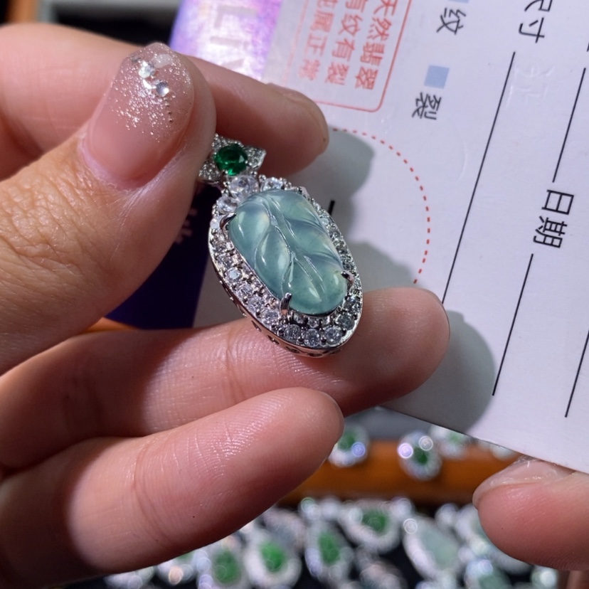 【闪购商品】翡翠颈饰未镶嵌天然