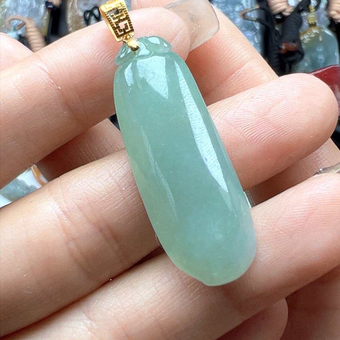 翡翠颈饰18K金镶嵌瓜