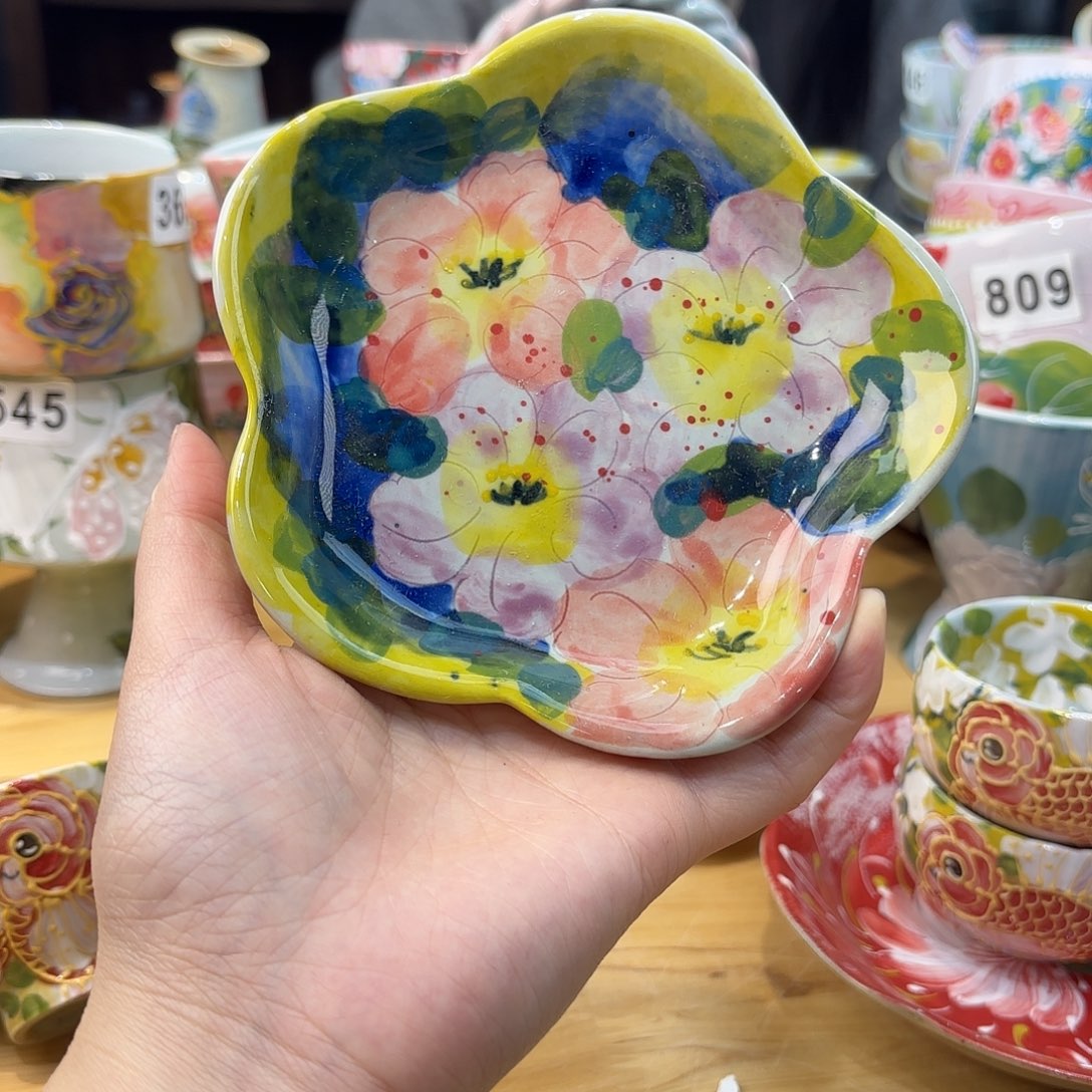 瓷片兔兔盖茨。兔兔