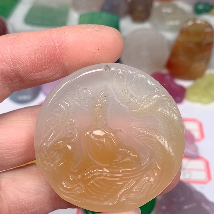 玛瑙/玉髓颈饰未镶嵌白*豚