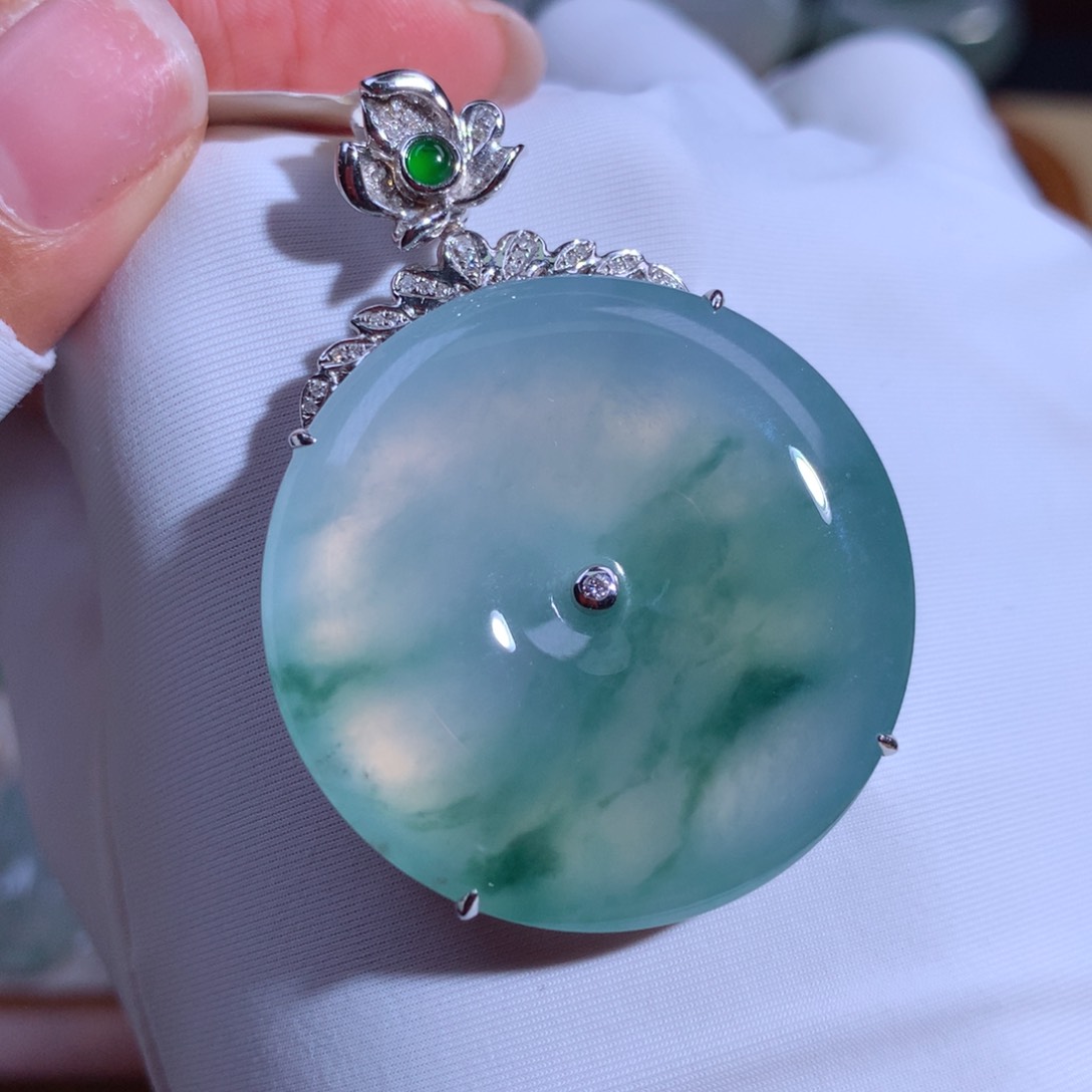 翡翠颈饰18K金镶嵌平安扣