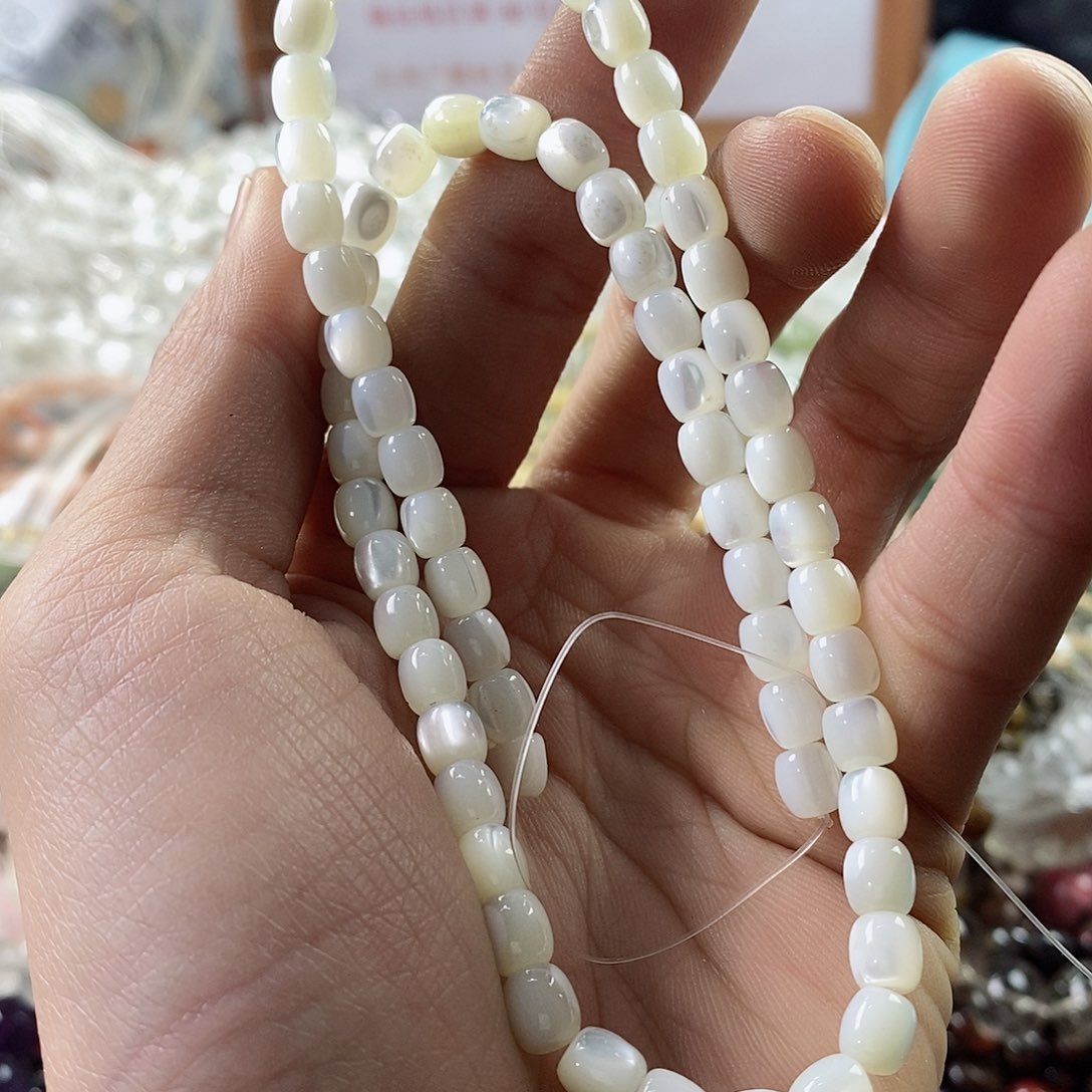 玛瑙/玉髓珠宝半成品未镶嵌一条天然6×6白蝶贝小桶珠