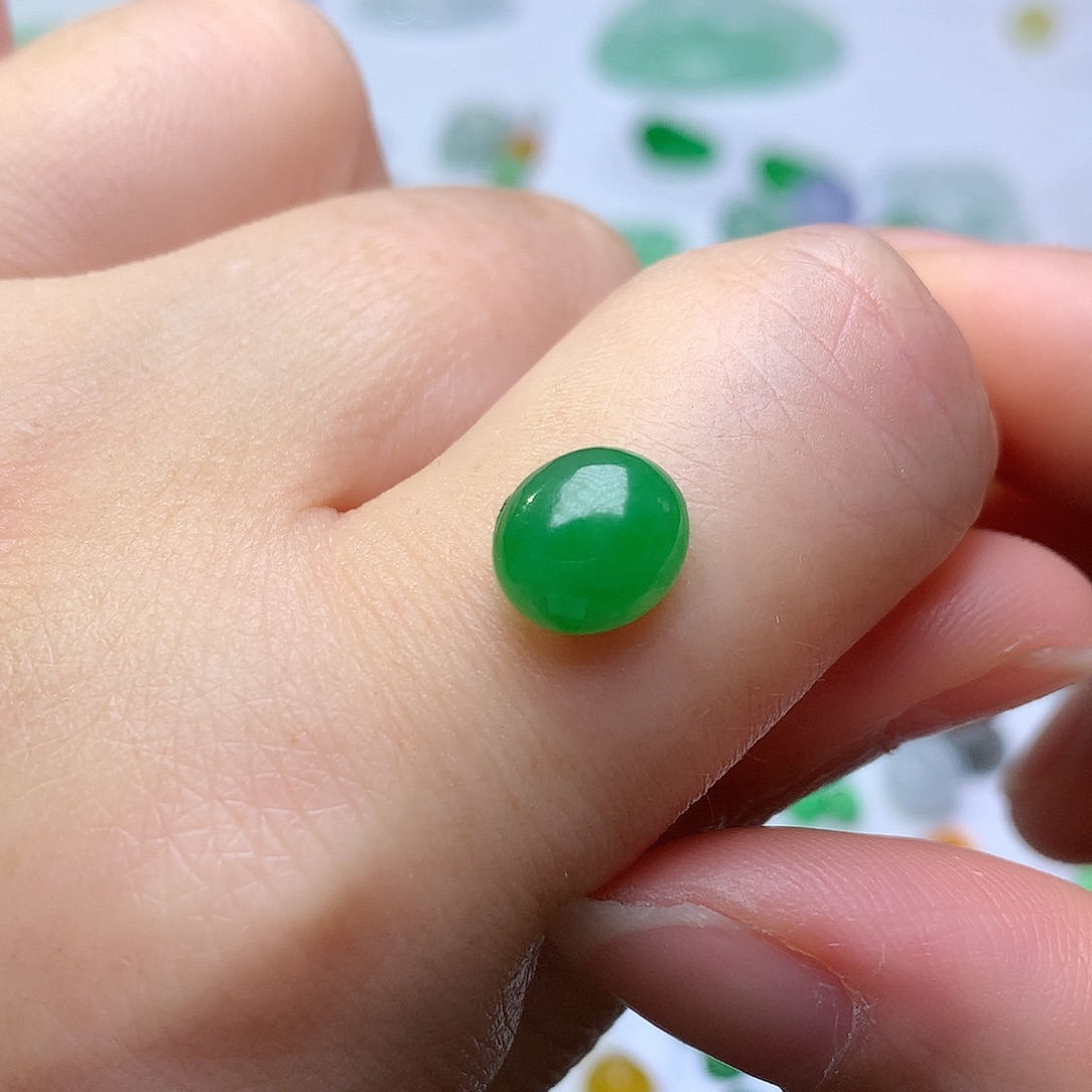 翡翠未镶嵌颈饰蛋