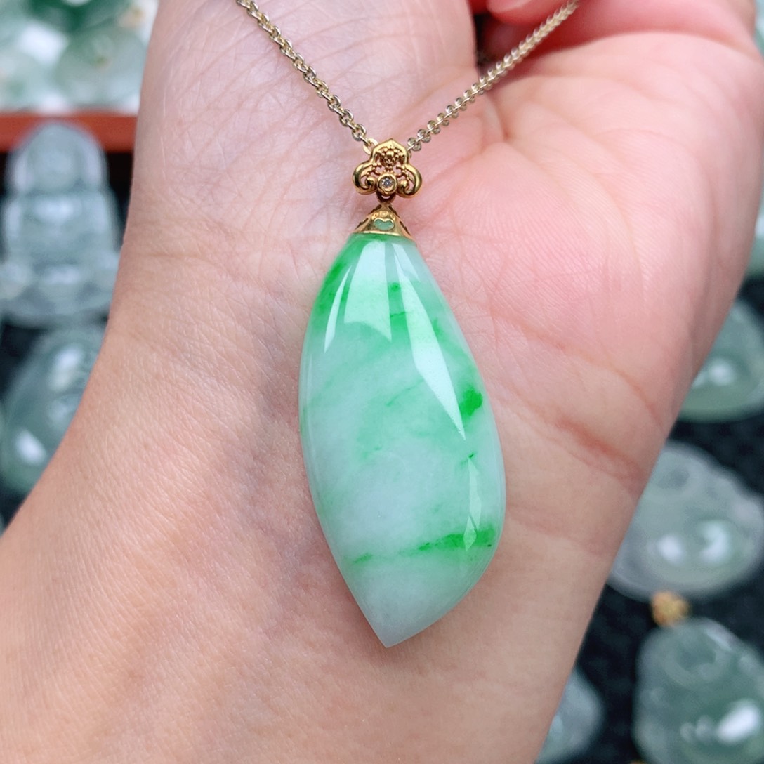 翡翠吊坠(不含链)18K金镶嵌