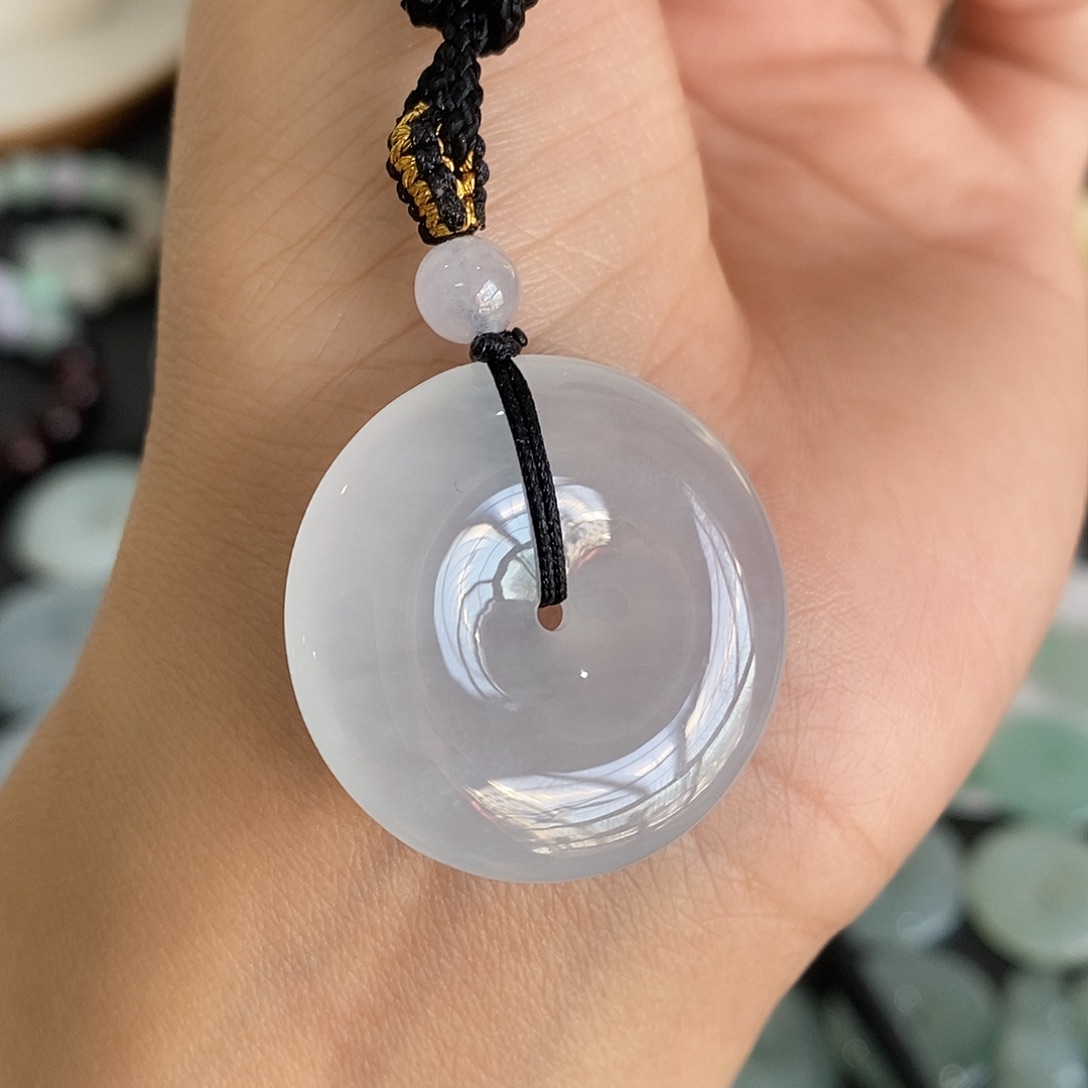 翡翠颈饰未镶嵌翡翠首饰