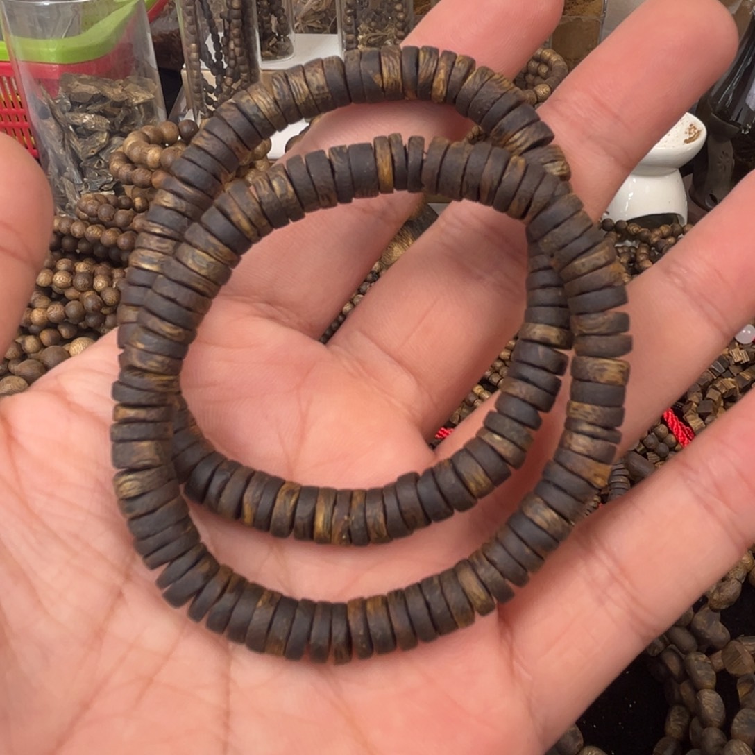 沉香碎屑沉香卡07mm片珠单圈 重6克+