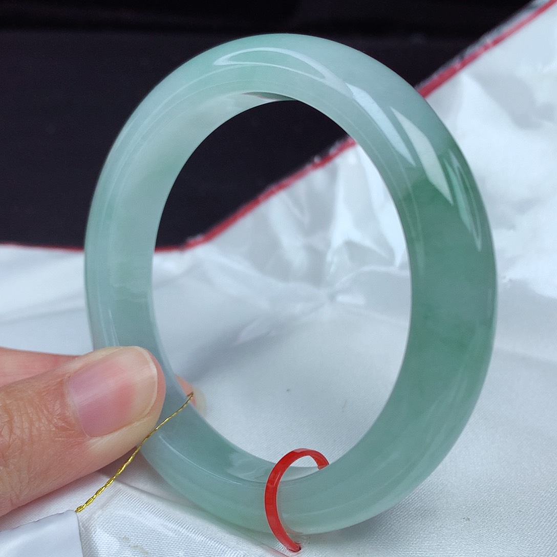 翡翠手镯未镶嵌57圈3750