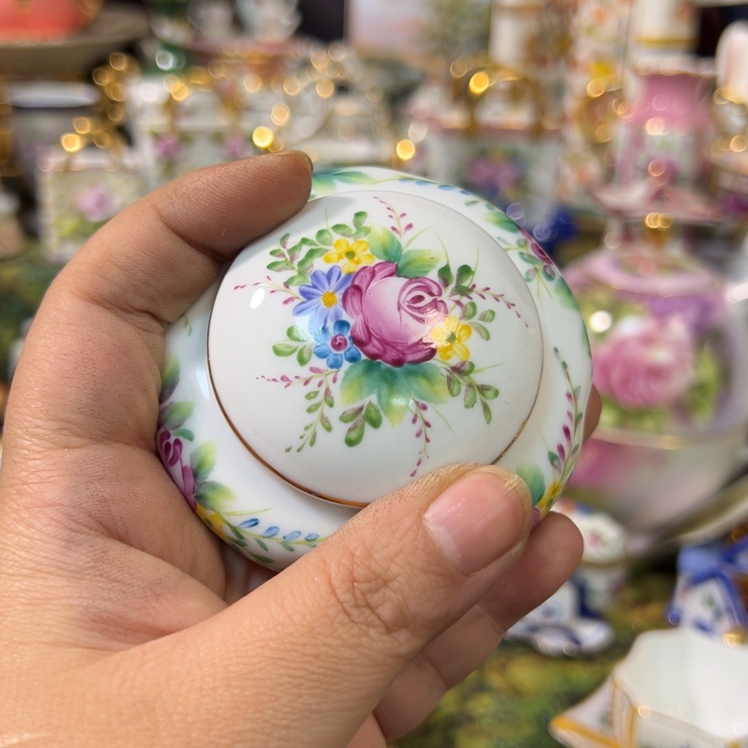 摆件鹿与海陶瓷家居用品有限公司