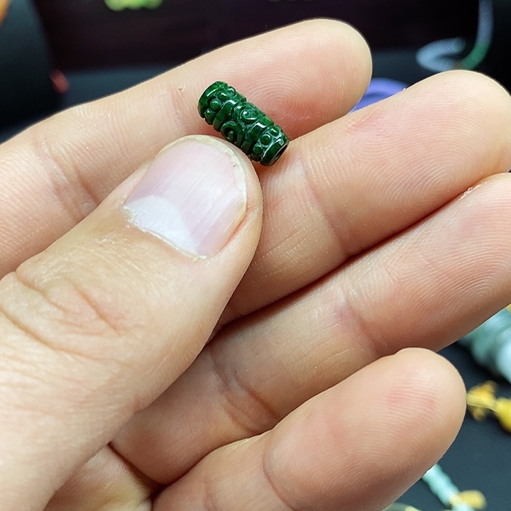 翡翠颈饰未镶嵌吊坠