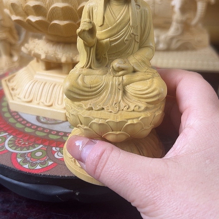 1***起黄杨木地藏木结构工艺精湛