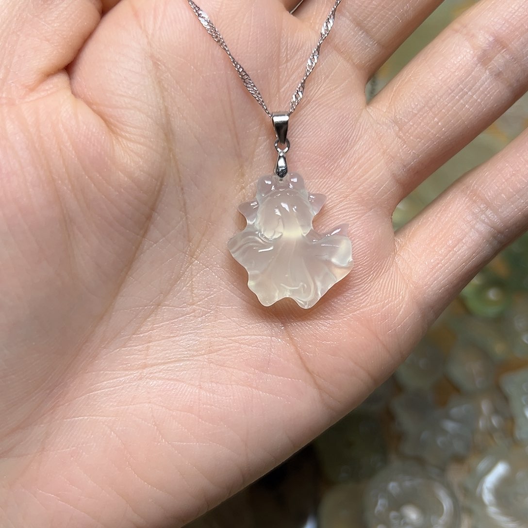 蛇纹石玉颈饰未镶嵌