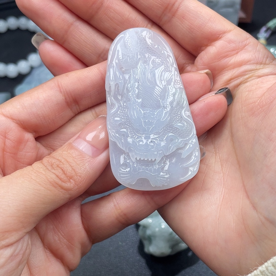 花***豆翡翠未镶嵌颈饰翡翠