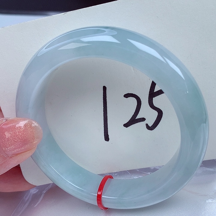 翡翠手镯未镶嵌翡翠