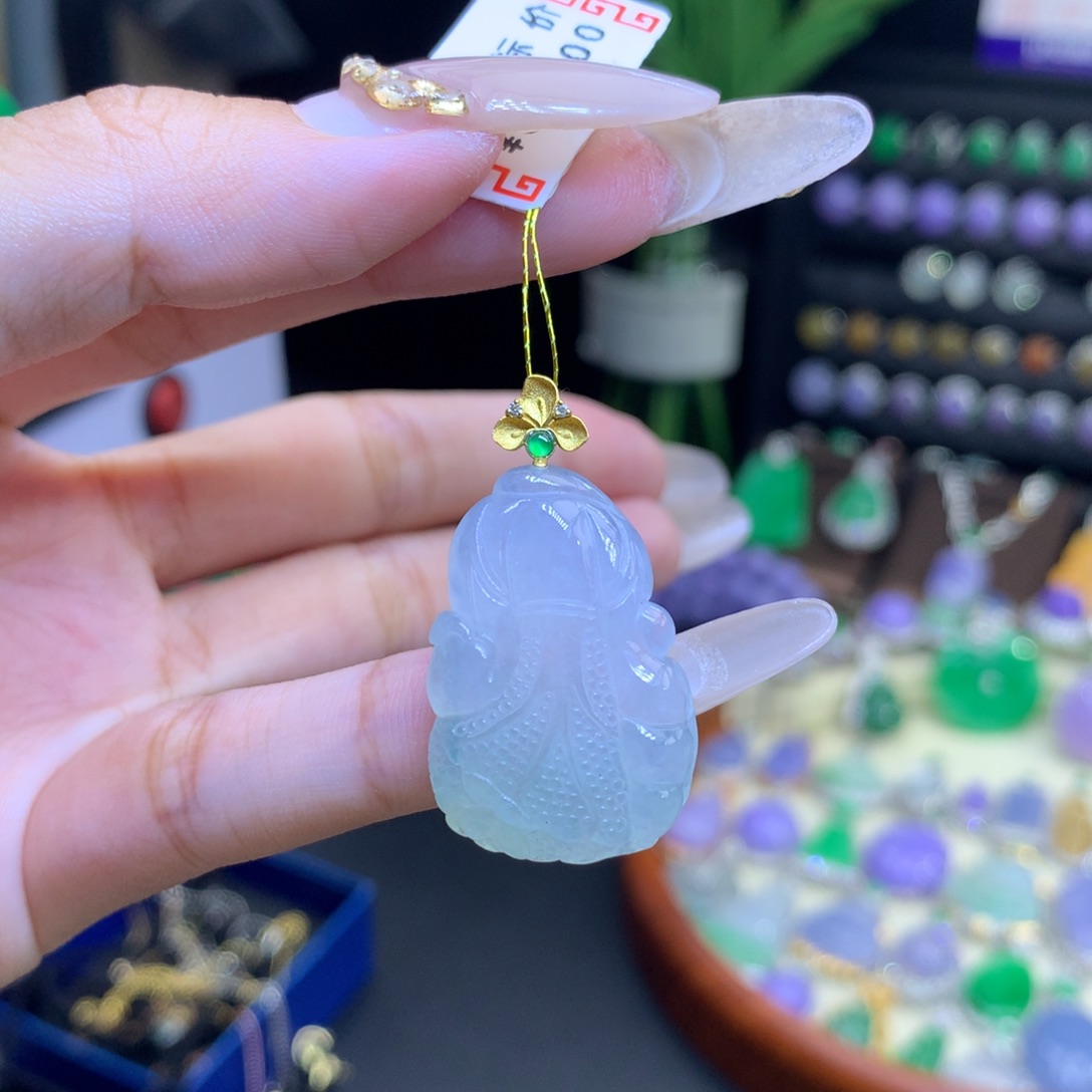 翡翠18K金镶嵌颈饰