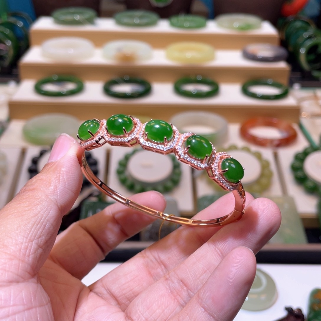 和田玉高品碧玉苹果绿手镯银S925镶嵌