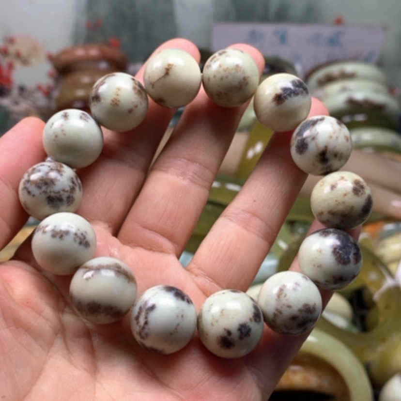 【闪购商品】未镶嵌蛇纹石玉手镯