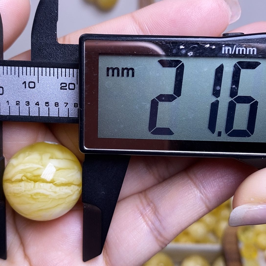 裸石琥珀未镶嵌蜜蜡圆珠