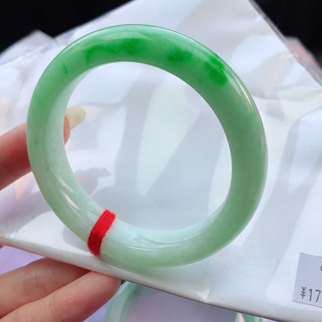 翡翠手镯未镶嵌多**界 57圈口881765