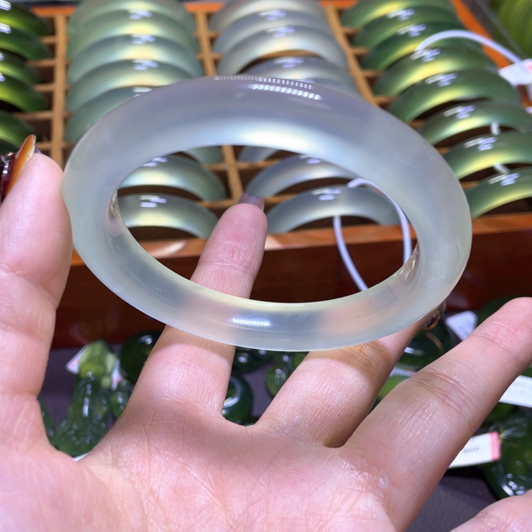 未镶嵌岫玉手镯59