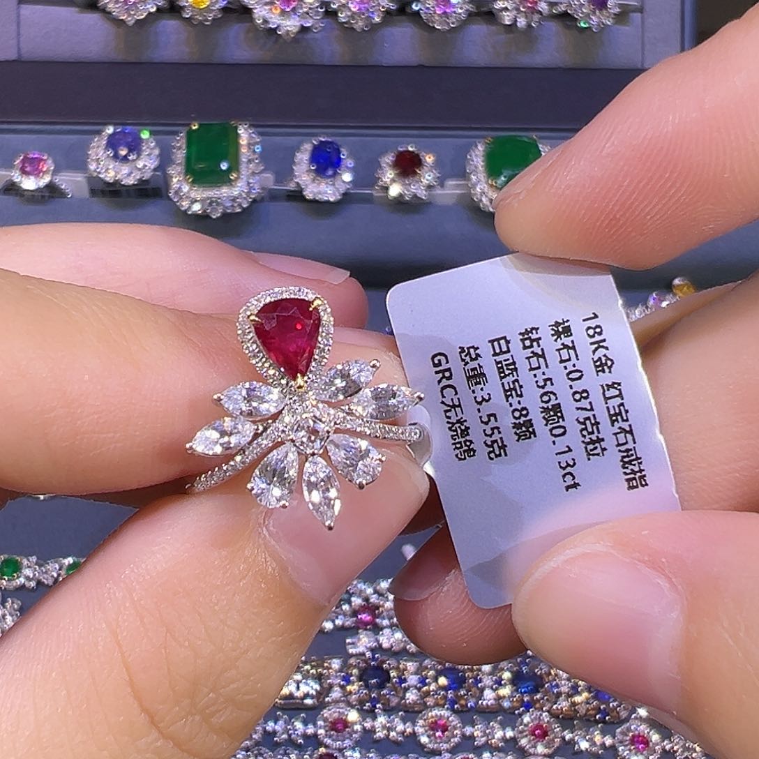 戒指18K金镶嵌红宝石