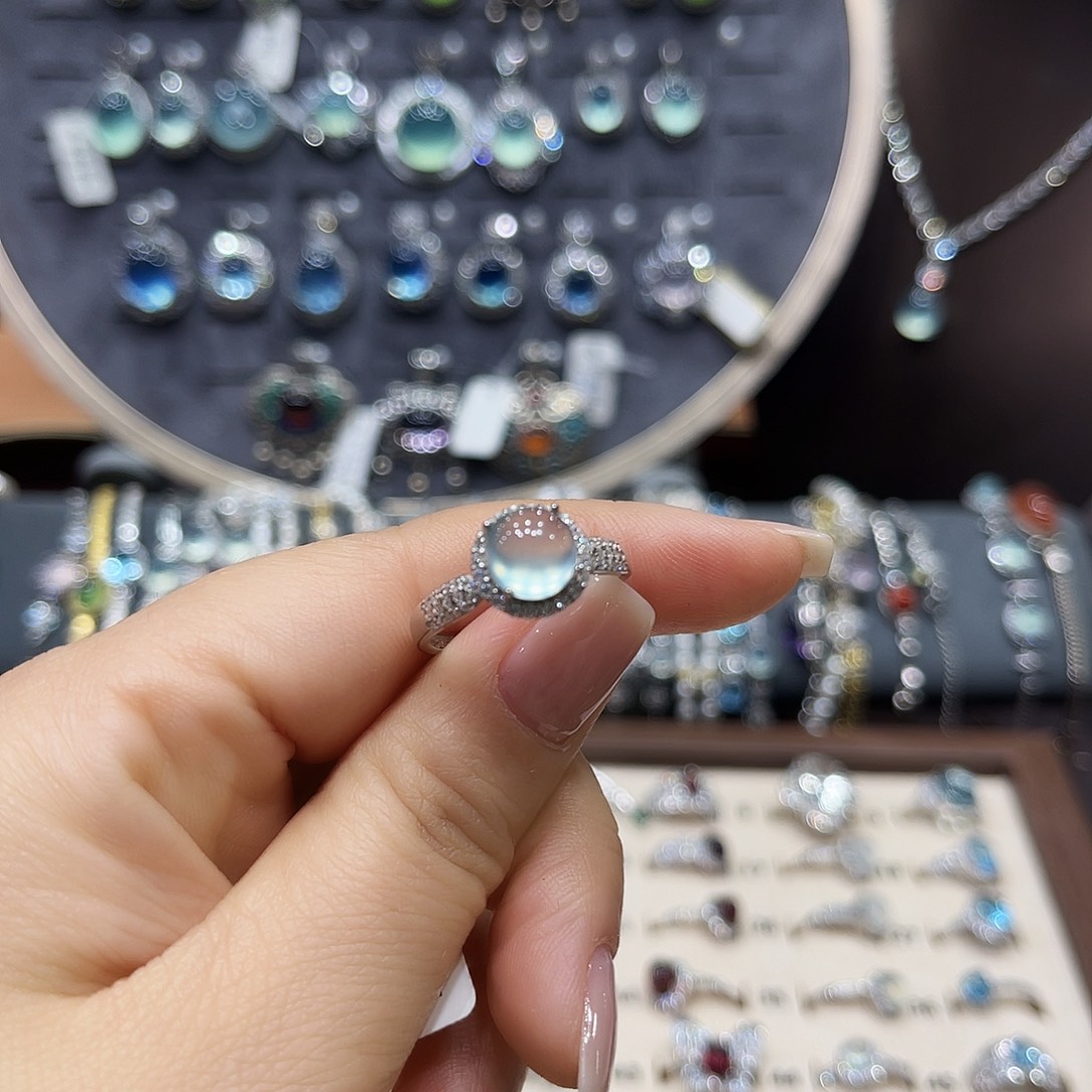 吉****戒指银S925镶嵌黄晶