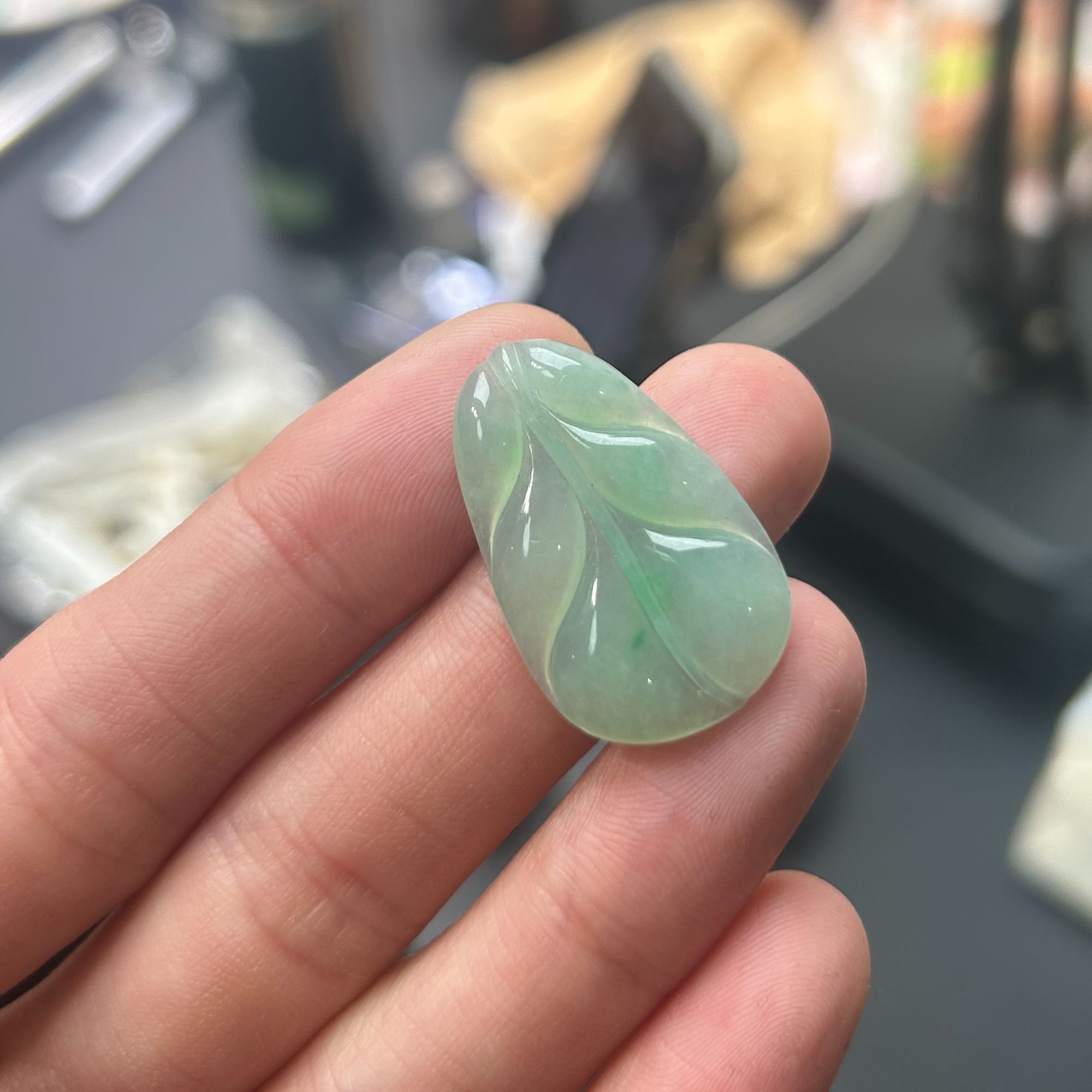 翡翠裸石叶子吊坠