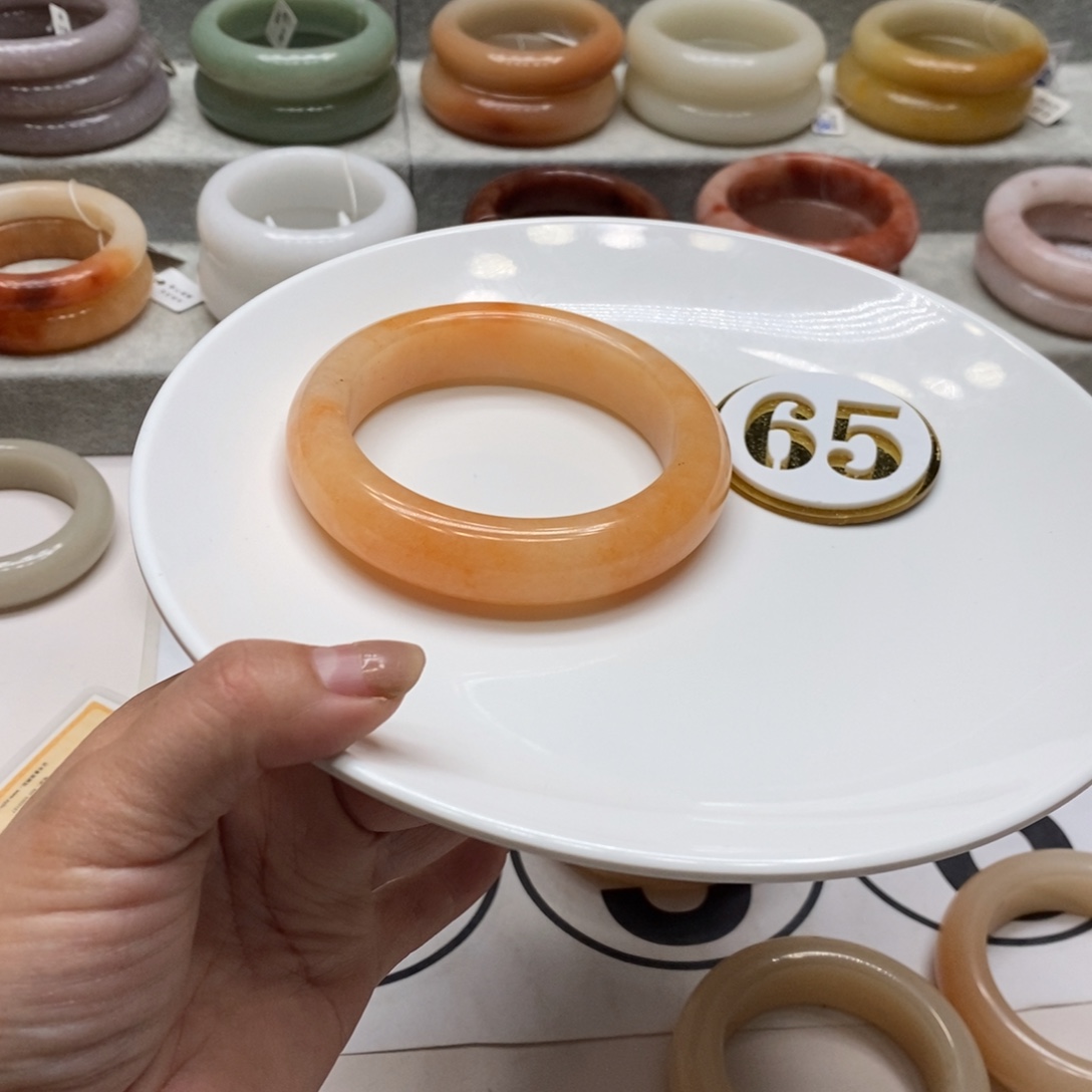 石英质玉未镶嵌手镯