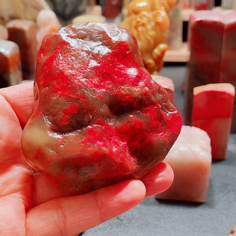 昌化石昌化精品田黄鸡血石