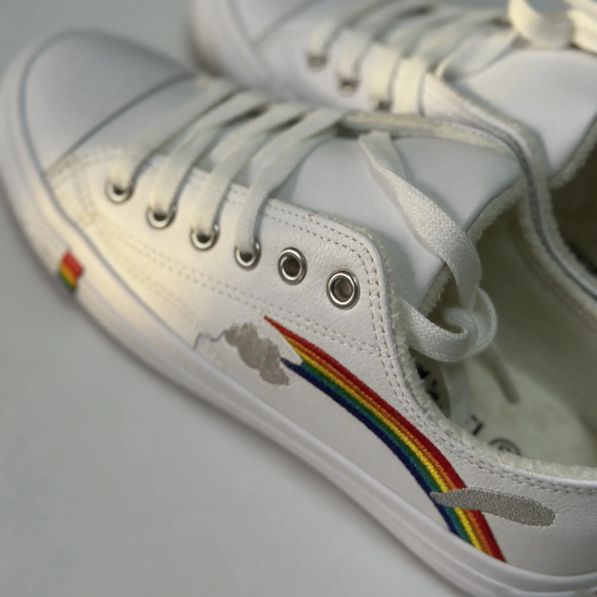 新款韩版百搭彩虹帆布女鞋学生潮鞋