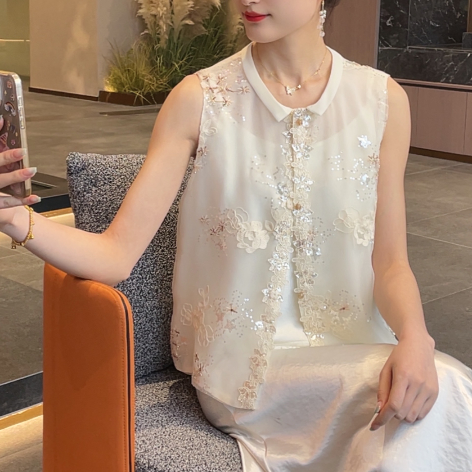 【逸芳】夏季2025新款马甲女装新中式圆领绣花气质薄款防晒上衣马夹