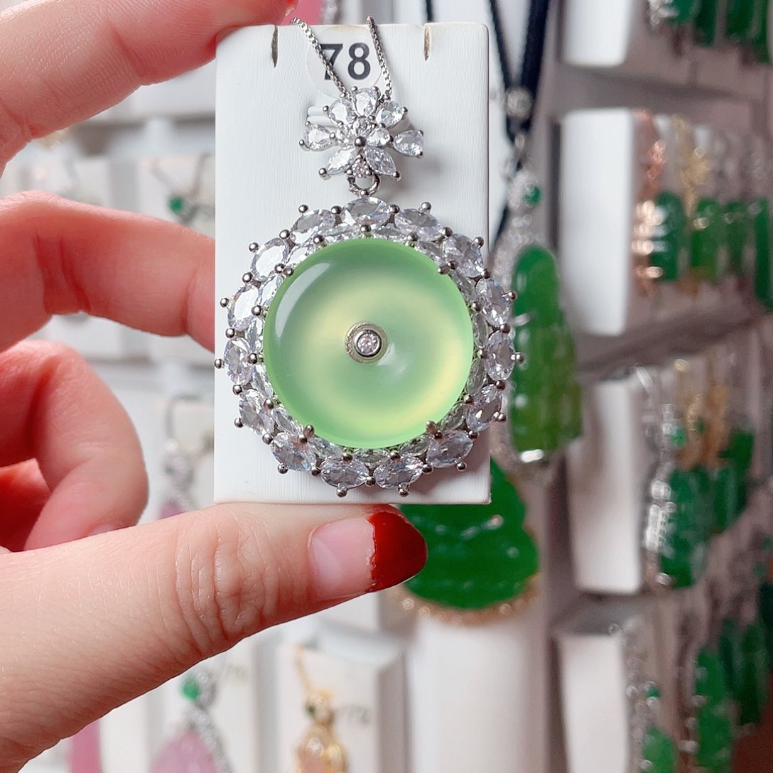 玛瑙/玉髓吊坠(赠链)未镶嵌