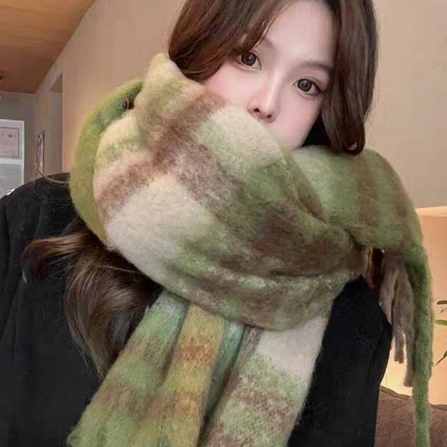 马海毛色围巾女式秋冬保暖围巾加厚羊毛针织厚流苏披肩15件