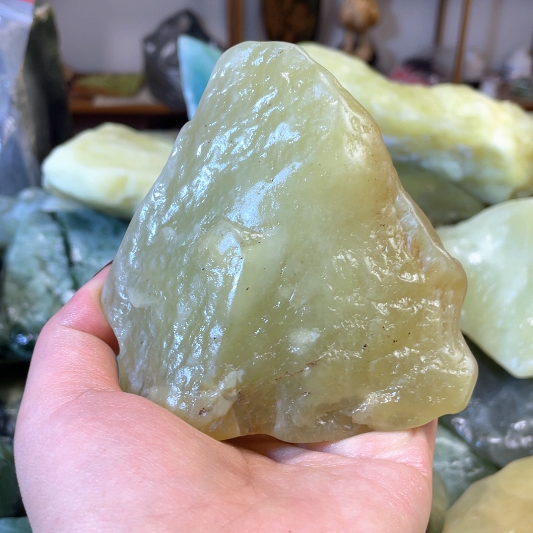 蛇纹石玉未镶嵌中国四大名玉简易