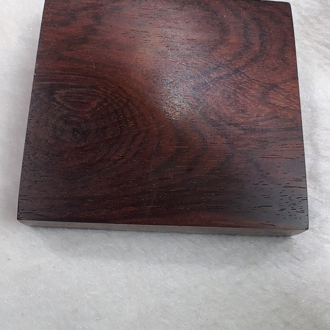 大叶紫檀（黑酸枝木类）