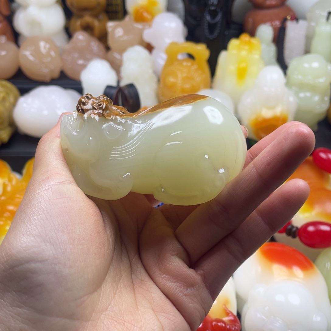 玉石雕刻把件  貔貅