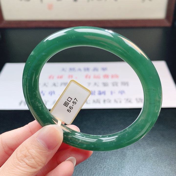 翡翠未镶嵌手镯翡翠手镯93